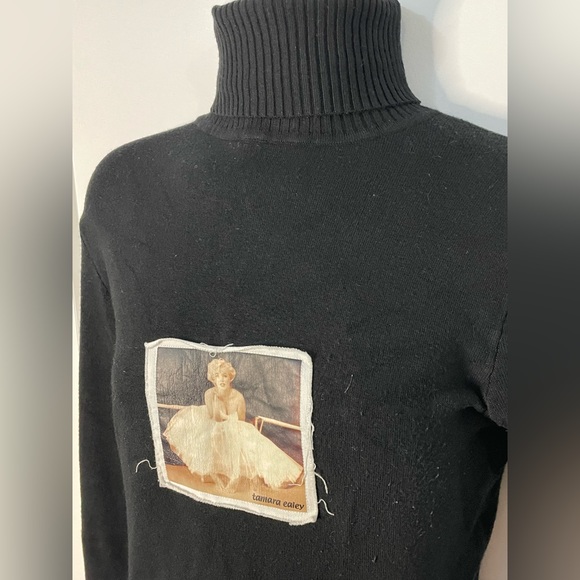 Drop Dead Gorgeous Marilyn Monroe Black Lightweight Turtleneck Vintage M/L - Picture 3 of 6